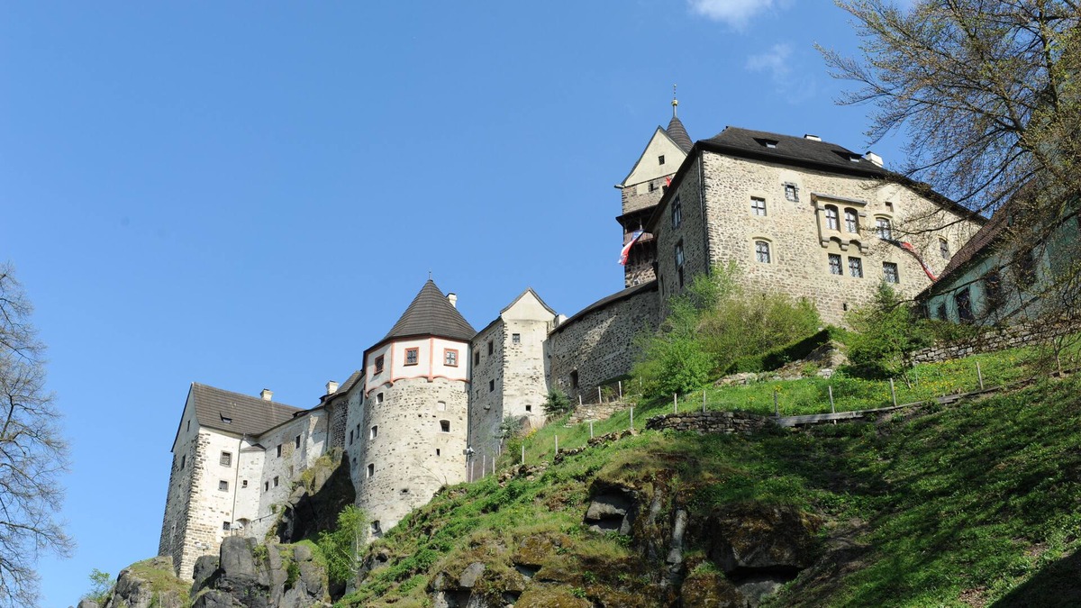 Loket House | City center 3 min, on the river Eger, canoeing, 7 km from Karlovy Vary,
