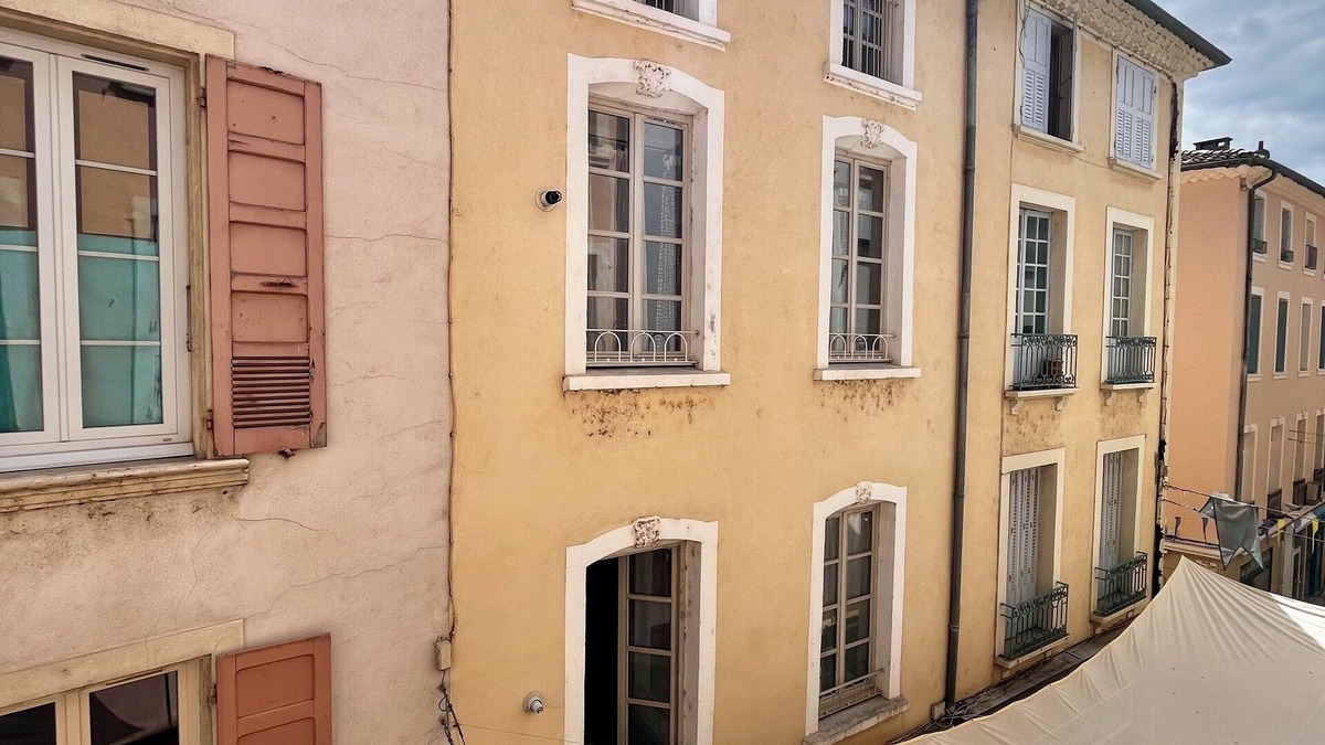 Crest Apartment | City center apartment close to swimming, in the heart of local life