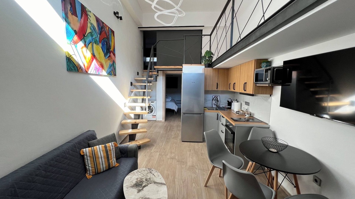 Kavala Apartment | City Center Loft With Private Parking