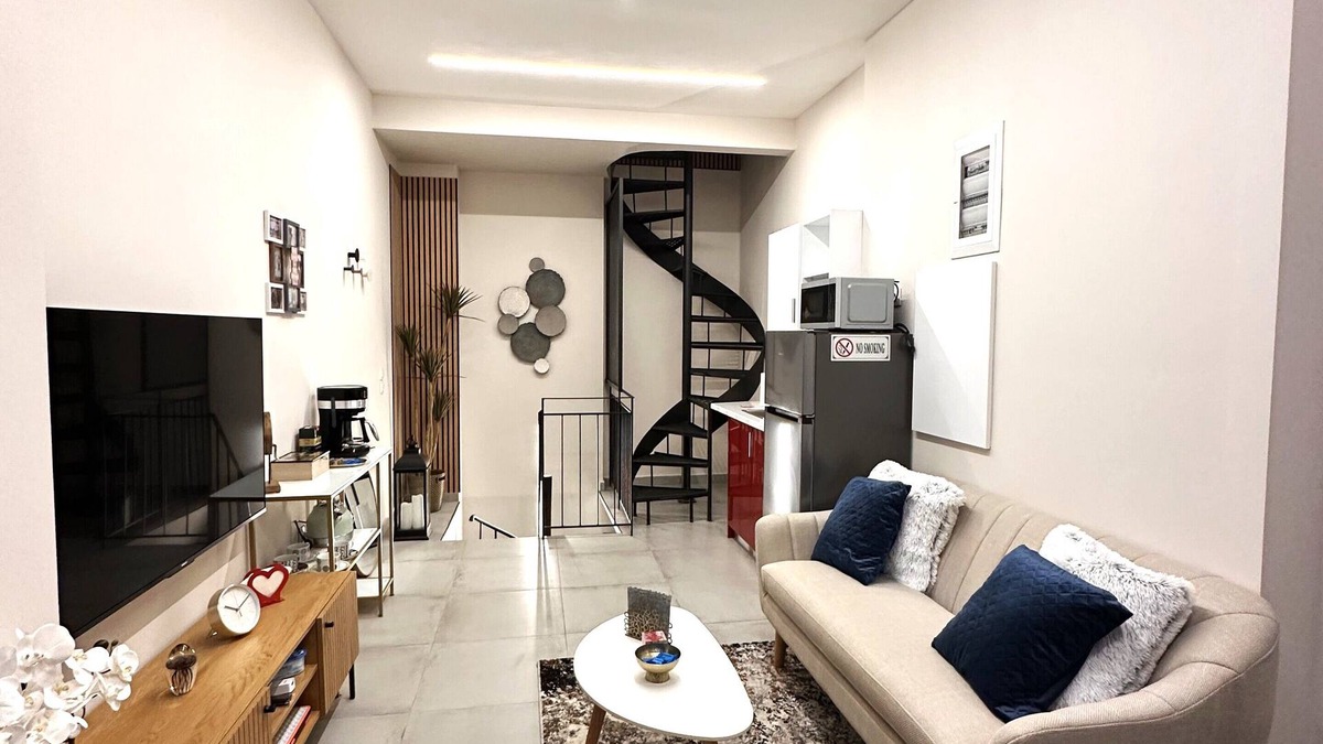 Psirri House | City Center Modern House