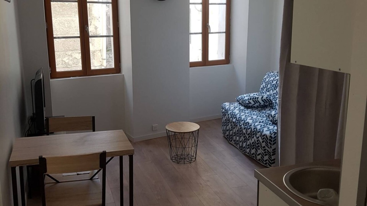 Saintes Apartment | City center studio