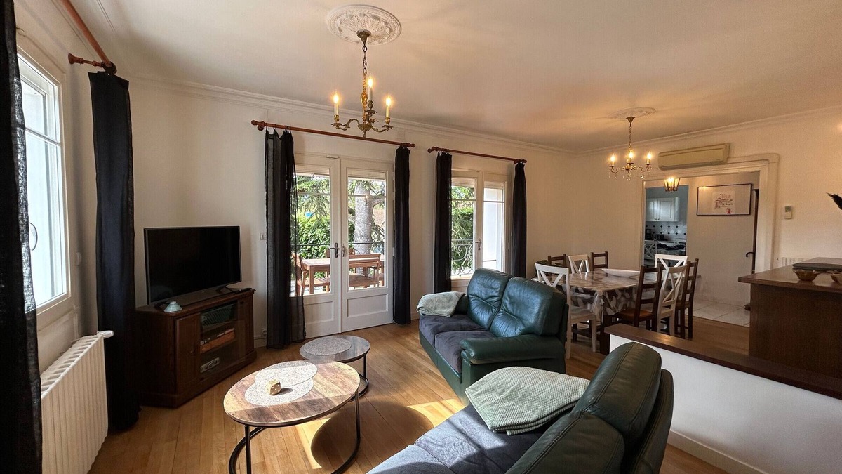 La Roche-Posay Apartment | City center T3 apartment with garden and air conditioning