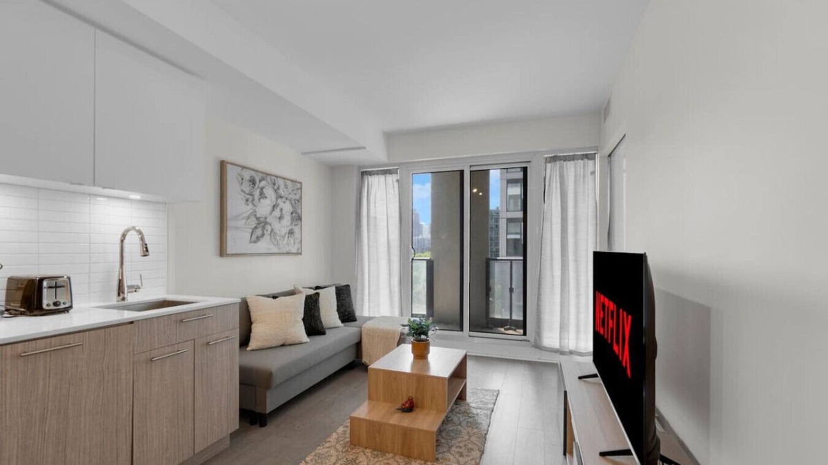Moss Park Hotel | City Center - Walkable 2BR - 5 min to Eaton Centre