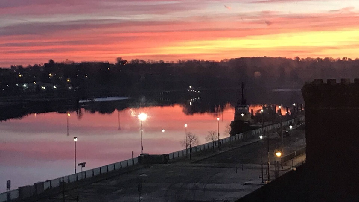 Waterford Apartment | City Centre bright & spacious Rooftop apartment alongside Suir river-great views