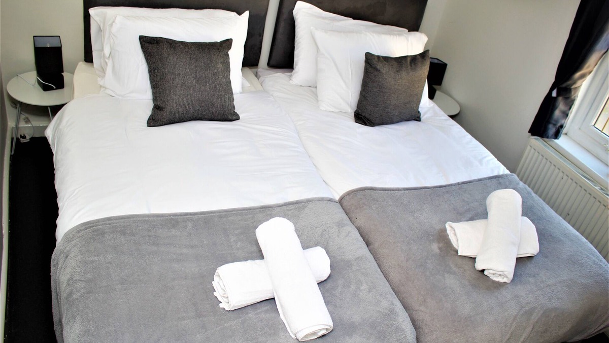 Aylesbury House | CITY CENTRE SPACIOUS 5 BEDROOMS HOUSE AYLESBURY