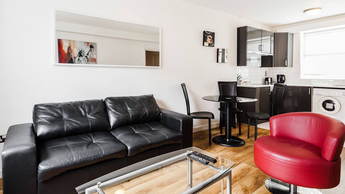 City Centre Dublin Apartment | City Centre Spacious 2 Bedroom Apartment in the Heart of Dublin - sleeps 6