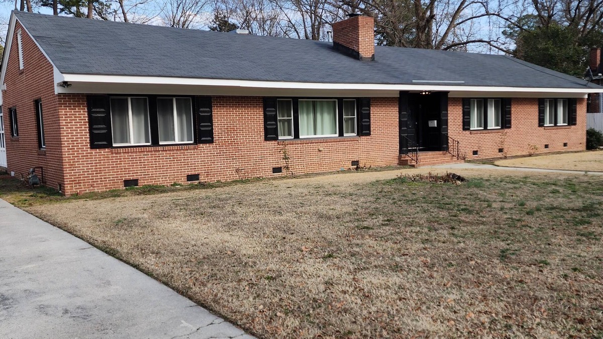 Wilson House | City Charmer, Walk to downtown Wilson, 2800 sf Duplex with detached garage!