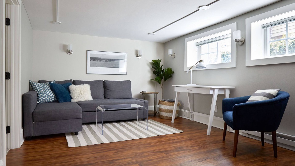 Fremont Apartment | City Haven III: Blocks to Zoo, Groceries, Downtown Bus with Parking