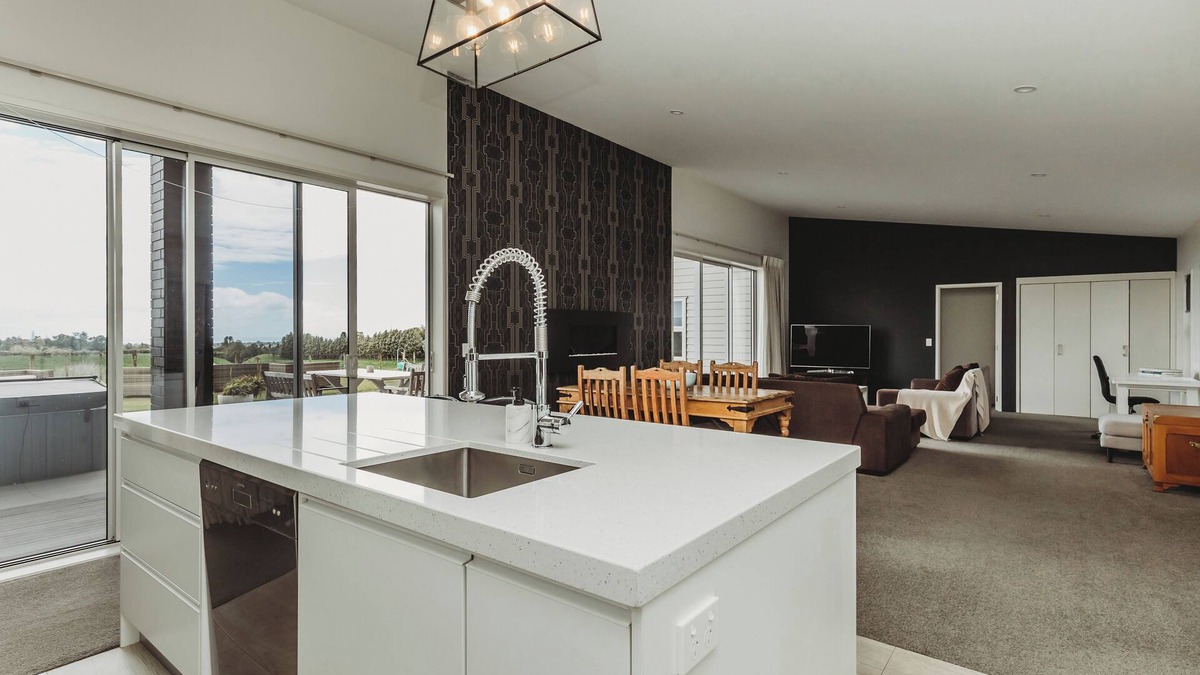New Plymouth House | City Hideaway - New Plymouth Holiday Home