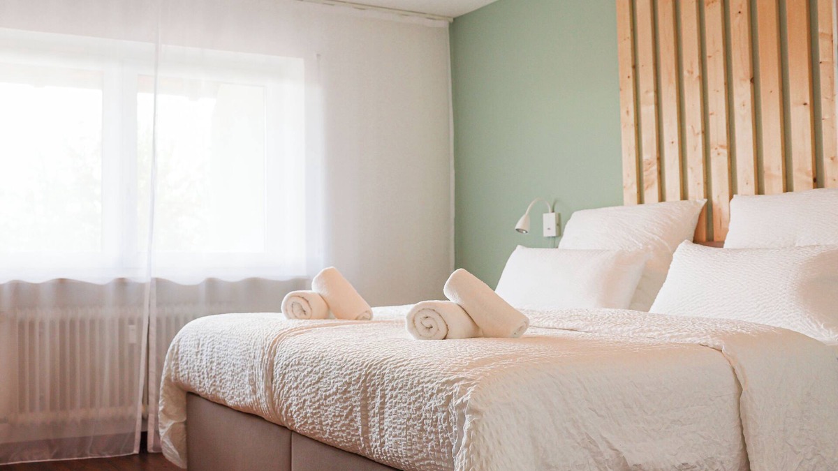 Frickenfelden Apartment | City Jewel/6 min to the lake/Bike storage/Central location/Green view