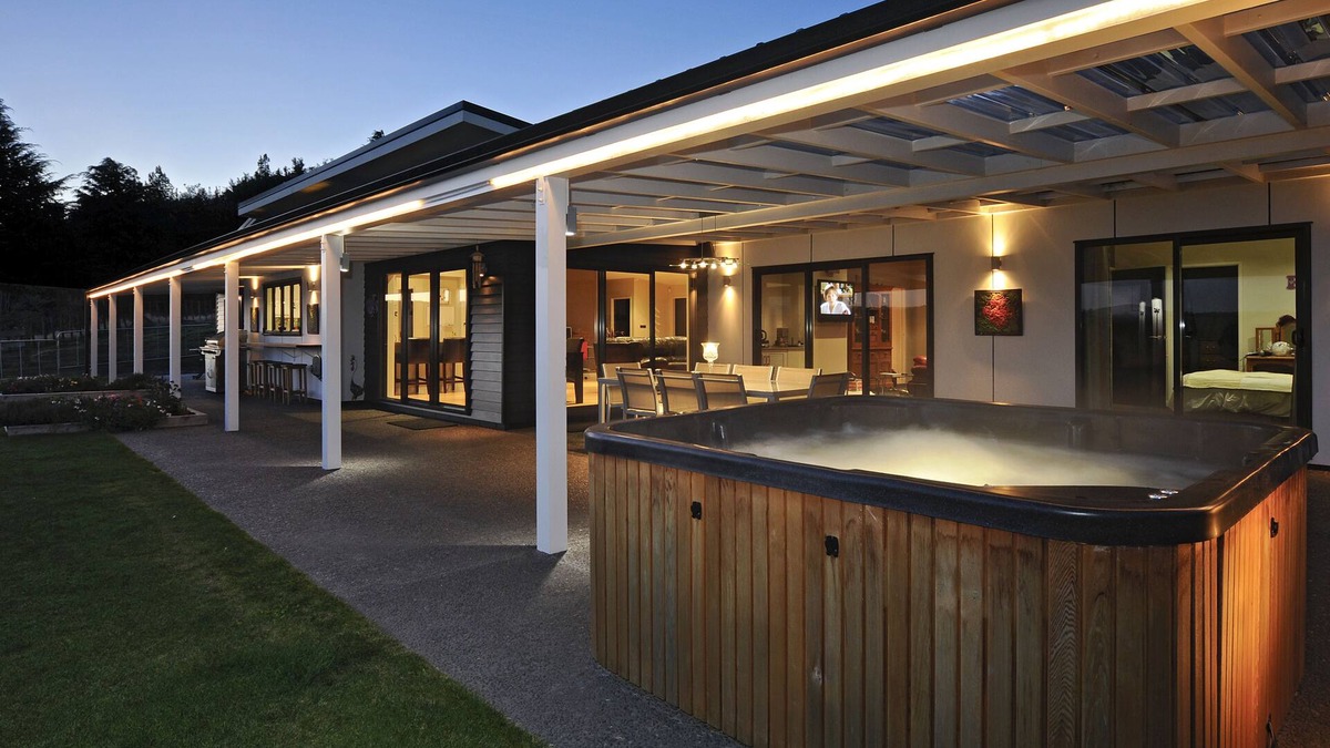 Rotorua Bed & Breakfast | City Lights Boutique Lodge