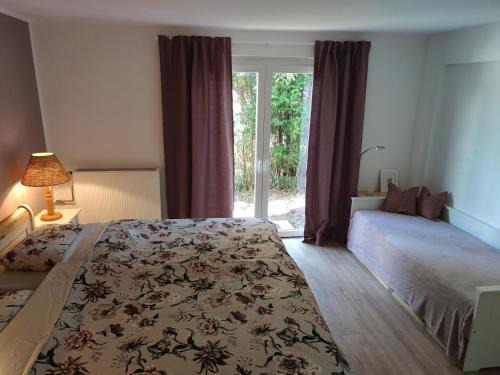 Suedstadt Apartment | City Nest - Große gemütliche Ferienwohnung mit Terrasse, zentral gelegen, für Paare, Familien und Hunde!