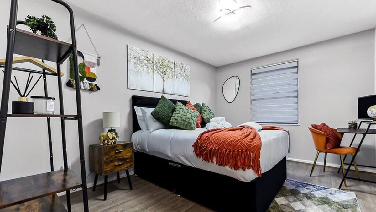 Seven Sisters Condo | City Oasis - 1 BD Flat in Central Location