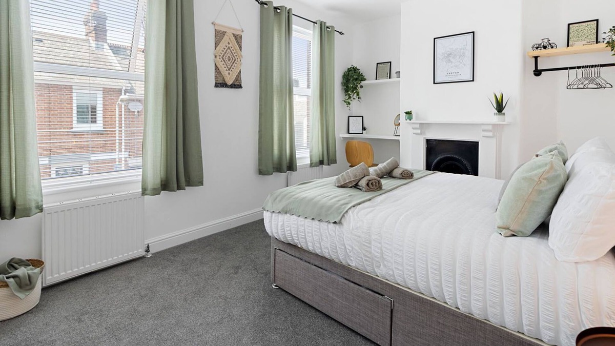 Exeter House | City Reach - Accommodation provided by STAYTOR