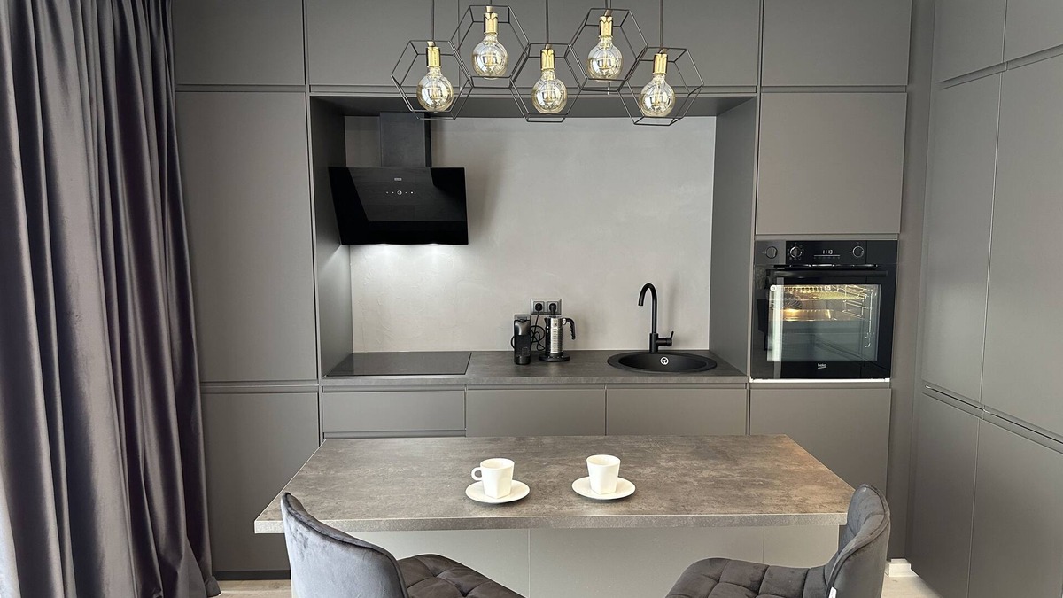 Sector 2 Apartment | City SKyline Executive Duplex with Balcony, Panoramic View & Parking