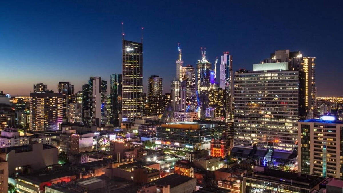 East Melbourne Apartment | City View 1 Bedroom Apartment at Lonsdale Street Melbourne