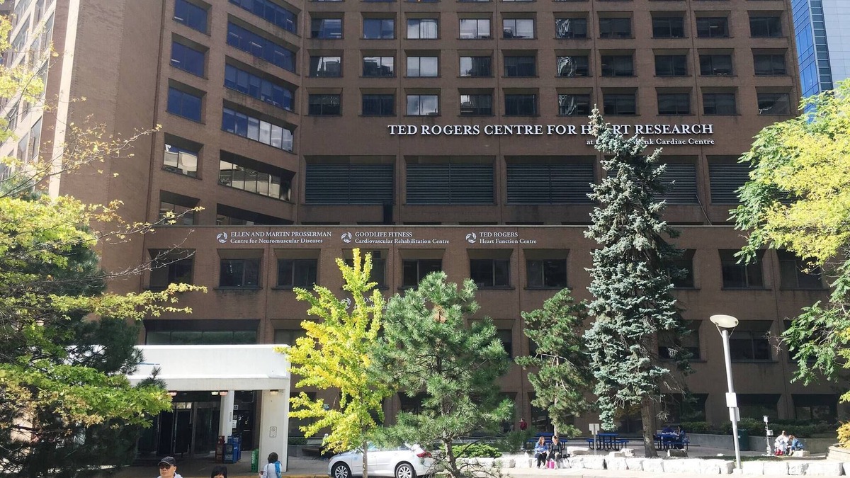 Bay Street Corridor Condo | City View High Floor Bay & Gerrard Pet Friendly Condo Walk to Sick Kids Hospital