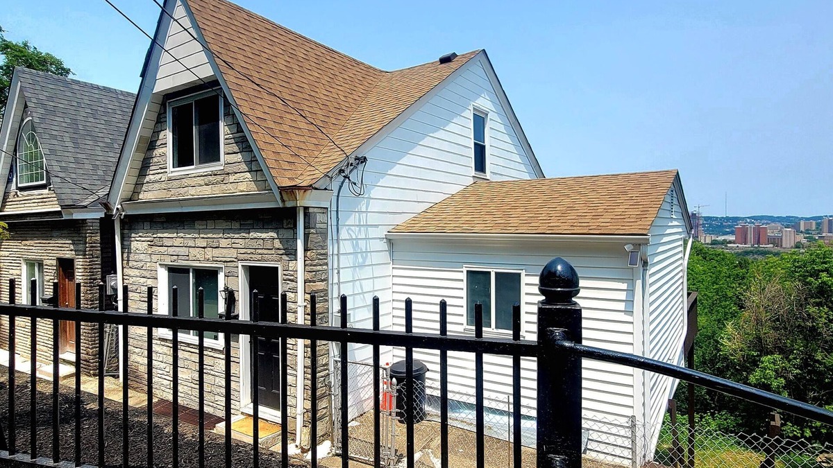South Side Slopes House | City view home in South Side, Pittsburgh!