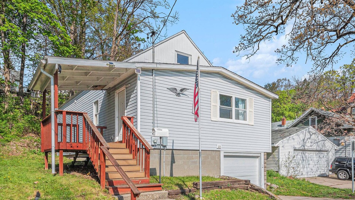 John Ball Park House | City Views at Downtown Overlook 2BR Retreat