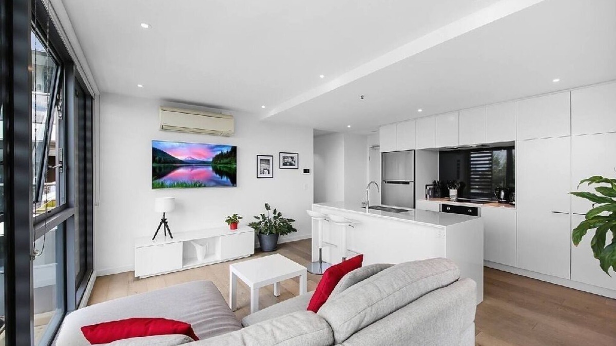 Flemington Apartment | City Views, Melbourne Cup WinnernEntire rental unit in Kensington, Australia