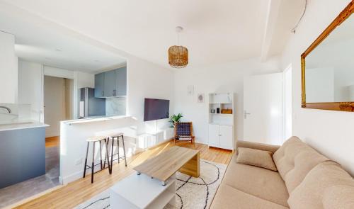 Republique–Point-du-Jour Apartment | CityStay-Confort- 5 min Metro -