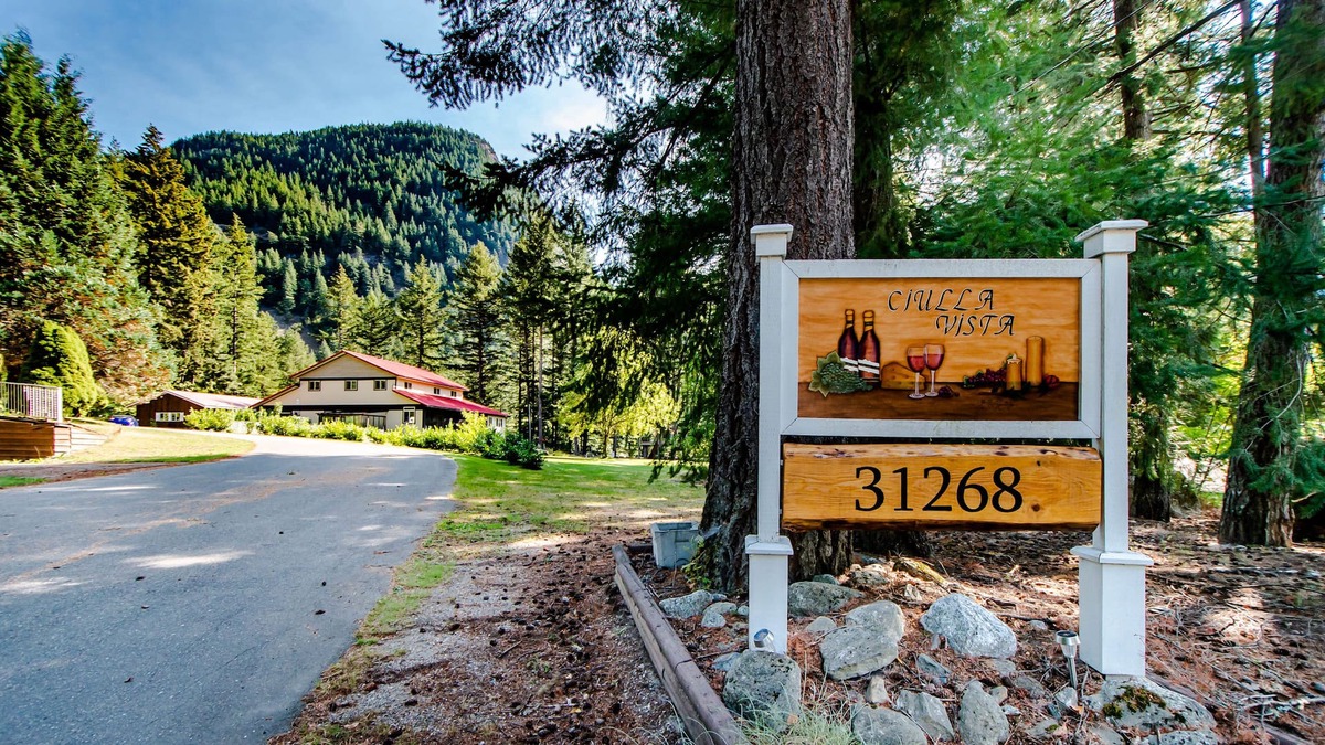 Yale Villa | Ciulla Vista in the Heart of Yale BC