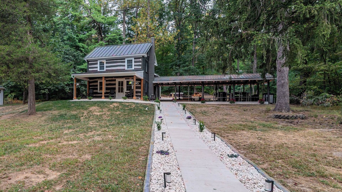 Dillsburg Cabin | Civil War Cabin + Optional 4-Person Camper