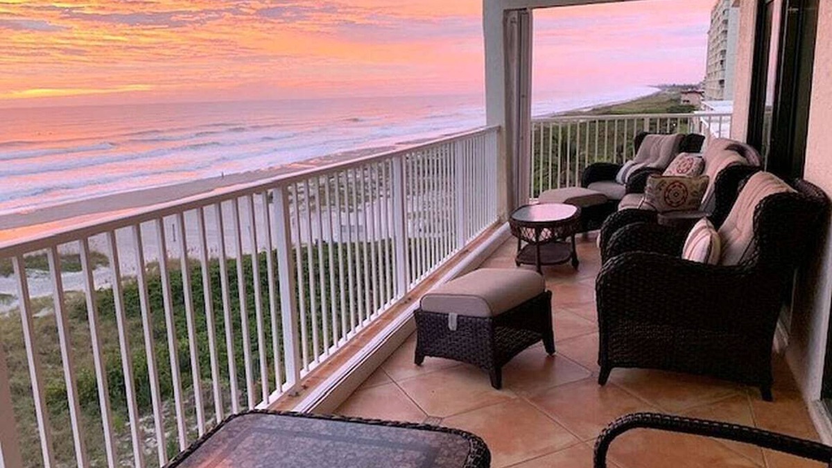Cocoa Beach Condo | CK our super low rates for the fall in this 3 bedroom 2 bath direct ocean front
