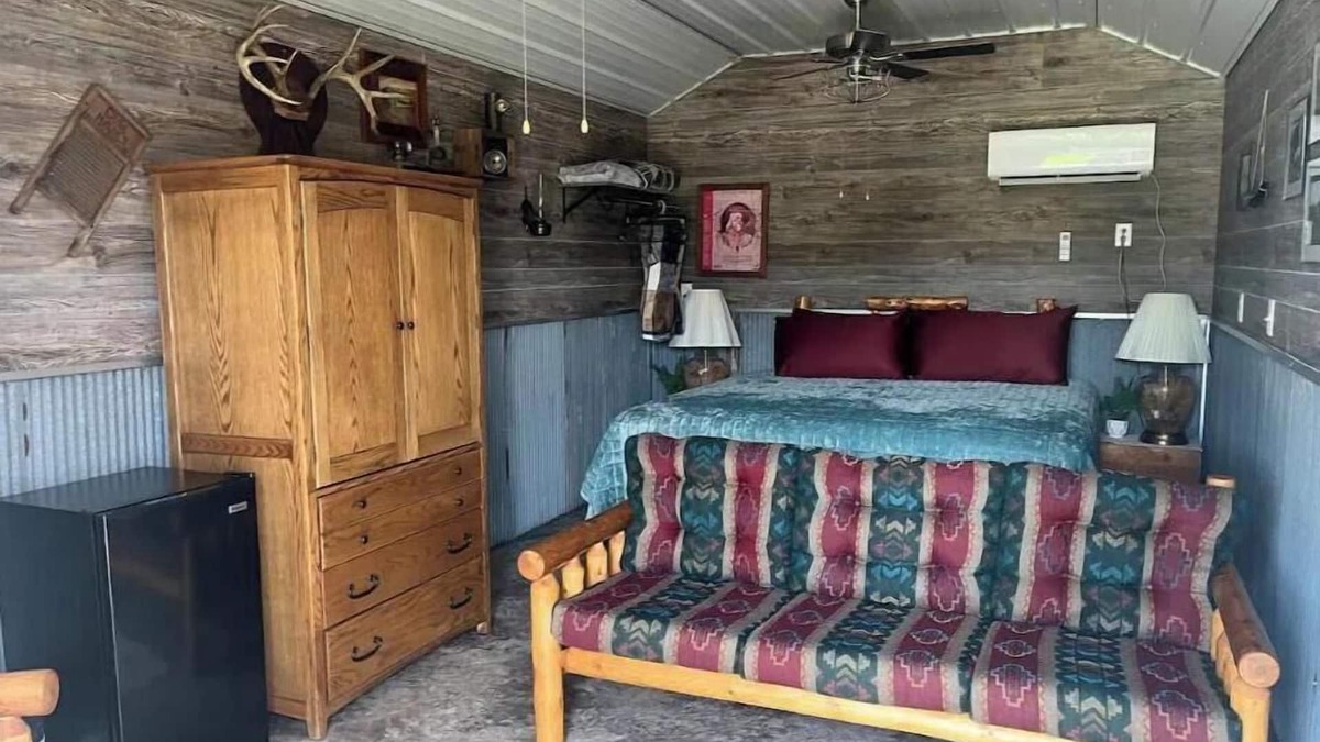 Tuscumbia Cabin | “Clabe” one of the 5 Tiny Cabins on the Osage River