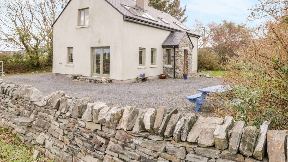 Louisburgh House | CLAGGAN, pet friendly, with open fire in Louisburgh, County Mayo