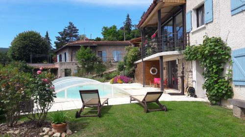 Villeneuve-dʼAllier Bed & Breakfast | Clair Matin