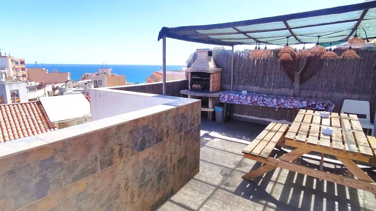 Montgat Apartment | "CLAIRE SEAVIEW & BEACH" duplex apartment, 3 terraces, barbecue, SAT-TV, WiFi