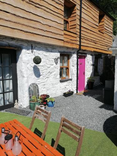 Bangor House | Claires Cottage