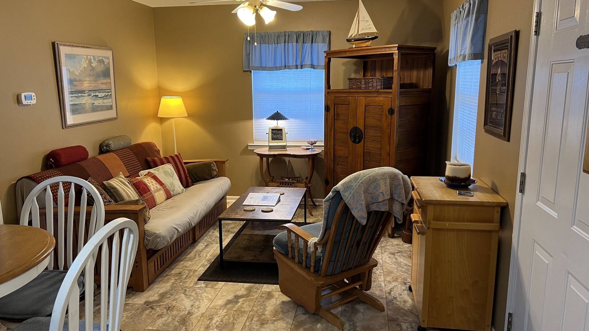 Dothan Apartment | Claire’s Cottage is located on 7 secluded acres with a coded privacy gate.