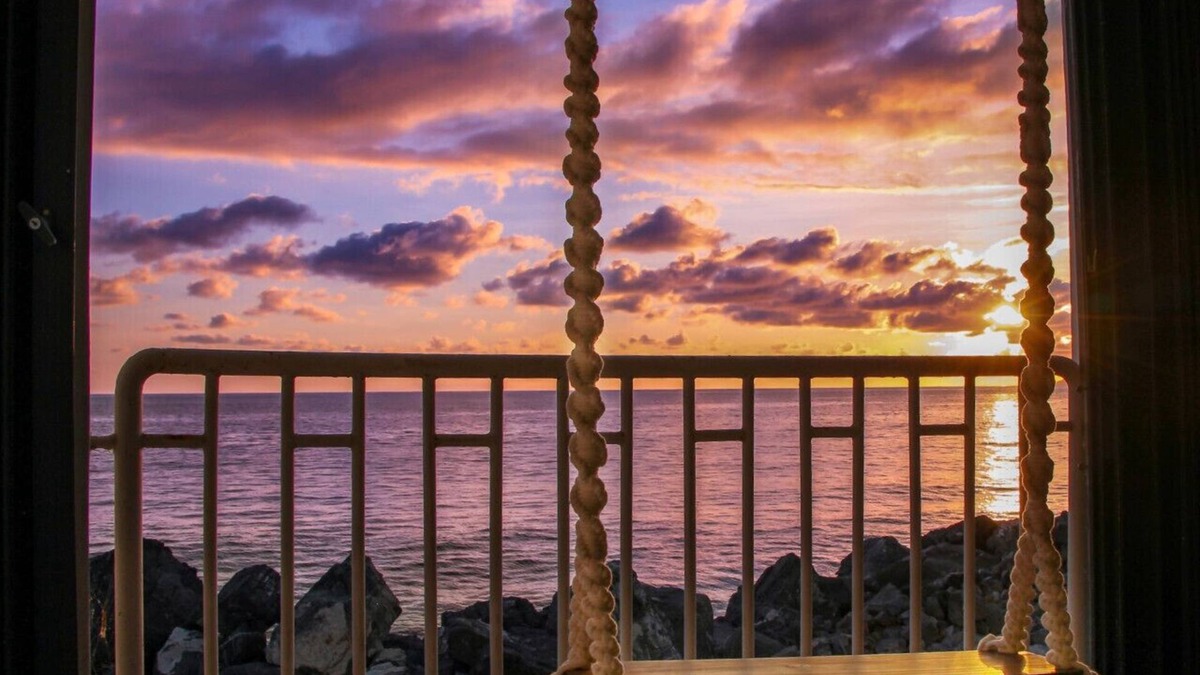 Stella Condo | Claje Sunset! Beachfront condo at Victoria del Mar 1E