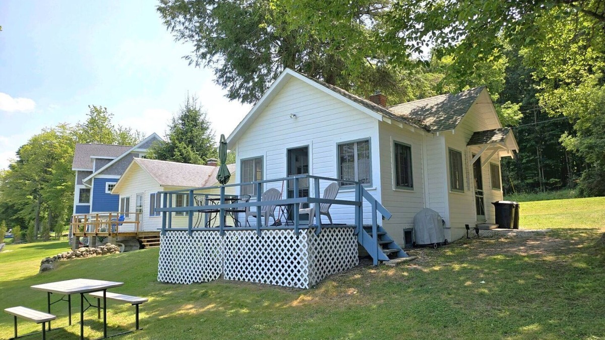 Alden Cabin | Clam Cottage Summary: