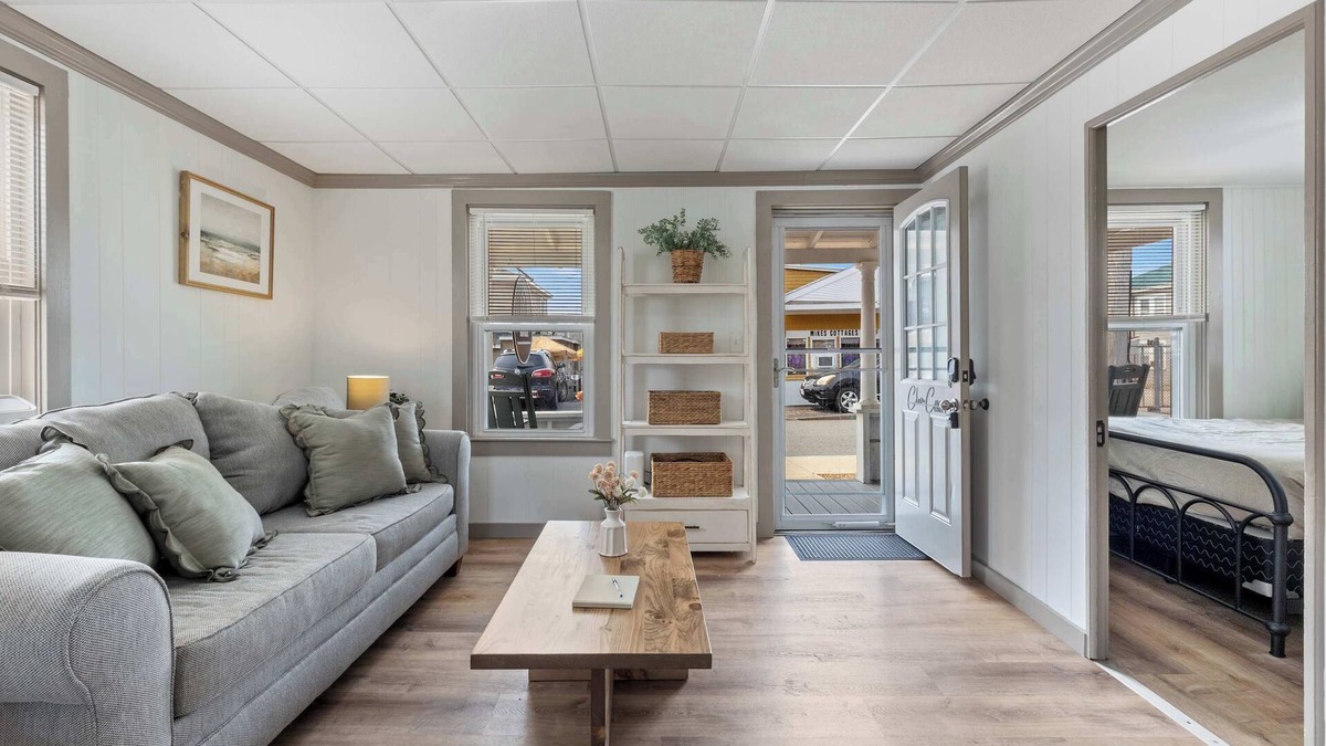 Hampton Cabin | Clam Cove - Heart of Hampton Beach!