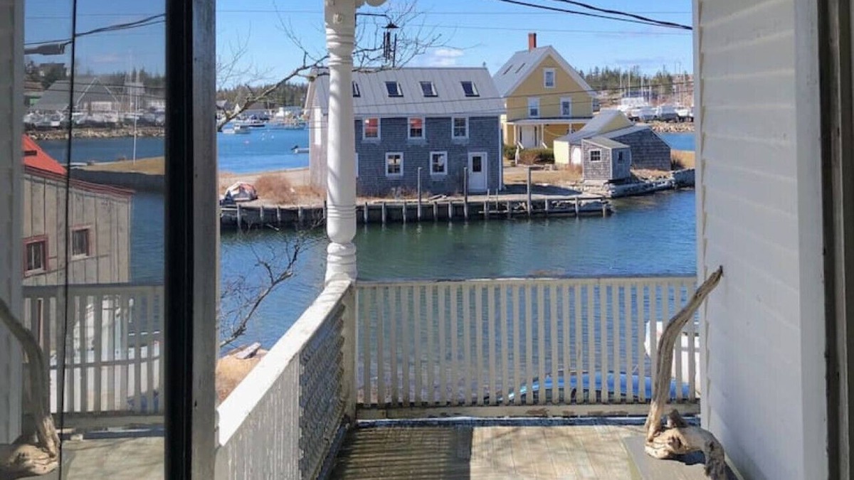 Vinalhaven House | Clam Shell Cottage on the Harbor