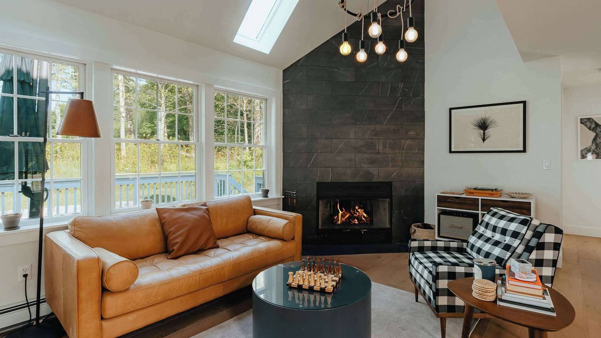 Livingston Manor House | Clancy House - Cedar Hot Tub, Sleeps 10