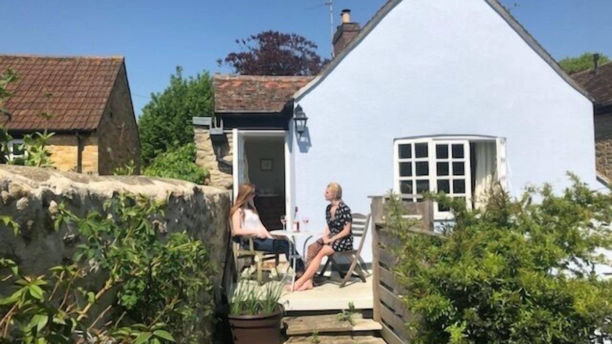 Sherborne Bed & Breakfast | Clare Cottage