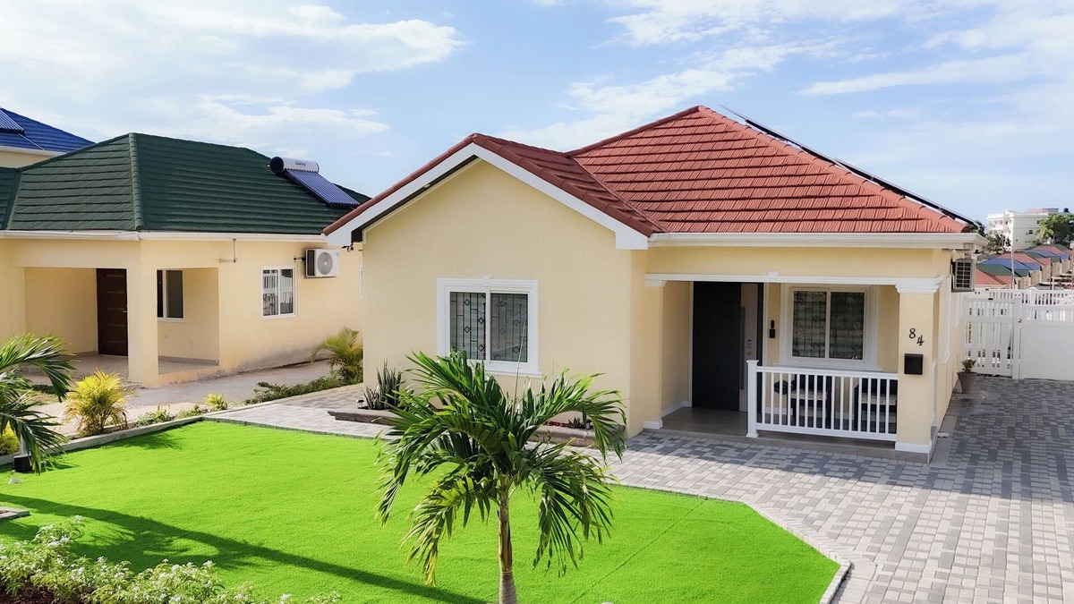 Ocho Rios Villa | Clare's Manor – 2BR Villa with Mini Golf Course in Ocho Rios