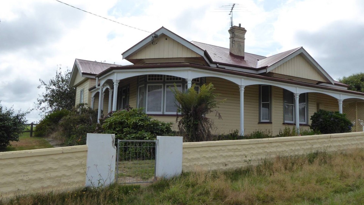 Derby House | "Claremont Farmhouse" is an historic federation style home in an ideal.
