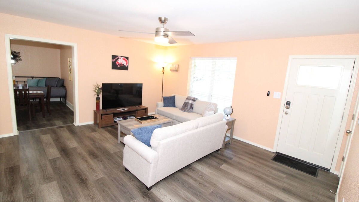Claremore House | Claremore Whole House - Just Fully Remodeled - Dogs Allowed - No Checkout Chores