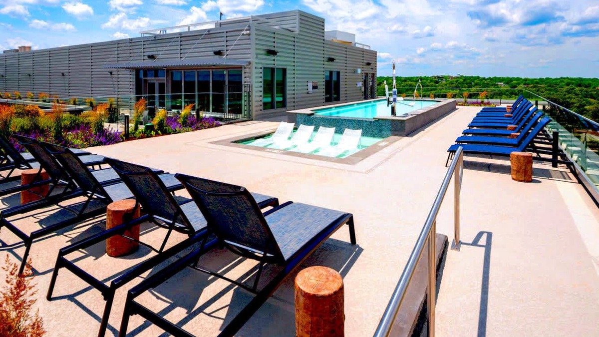 Clarendon Apartment | Clarendon Gem with Style