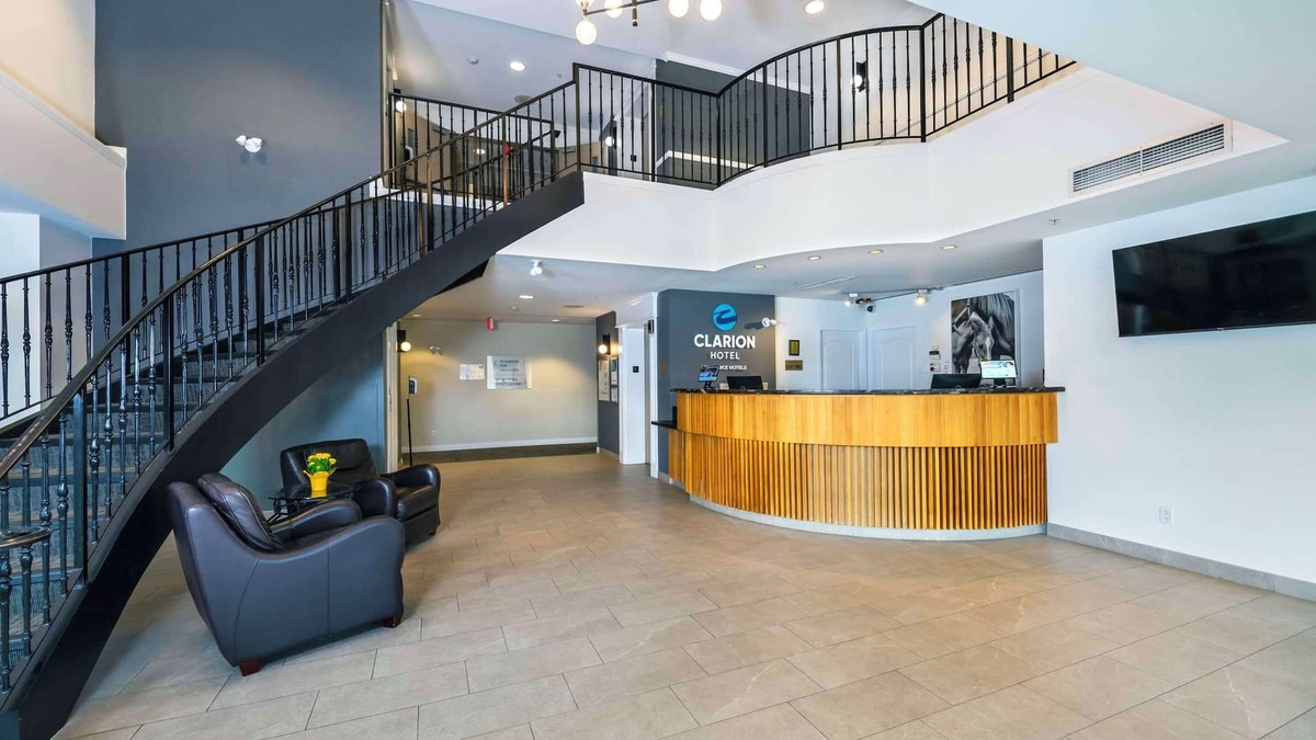 Lower Sumas Mountain Hotel | Clarion Hotel & Conference Centre Abbotsford