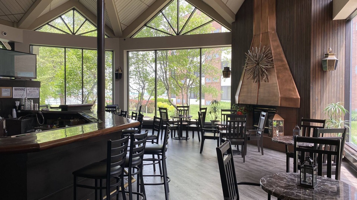 Dunkirk Hotel | Clarion Hotel Conference Center on Lake Erie