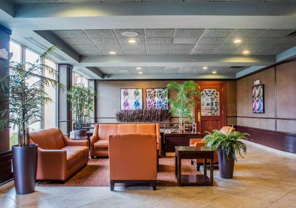 Oswego Hotel | Clarion Hotel & Suites Riverfront