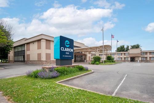 Elmira Hotel | Clarion Inn Elmira-Horseheads