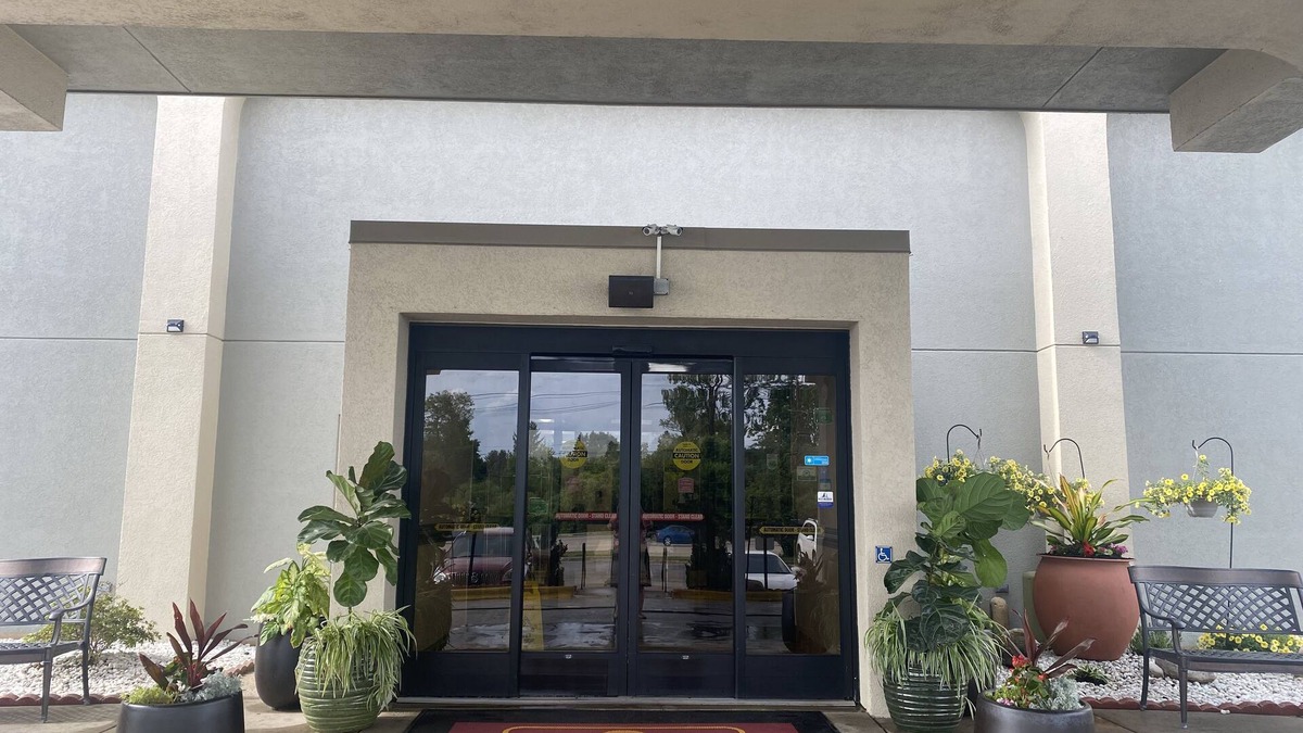 Grand Rapids Hotel | Clarion Inn & Suites Grand Rapids Airport