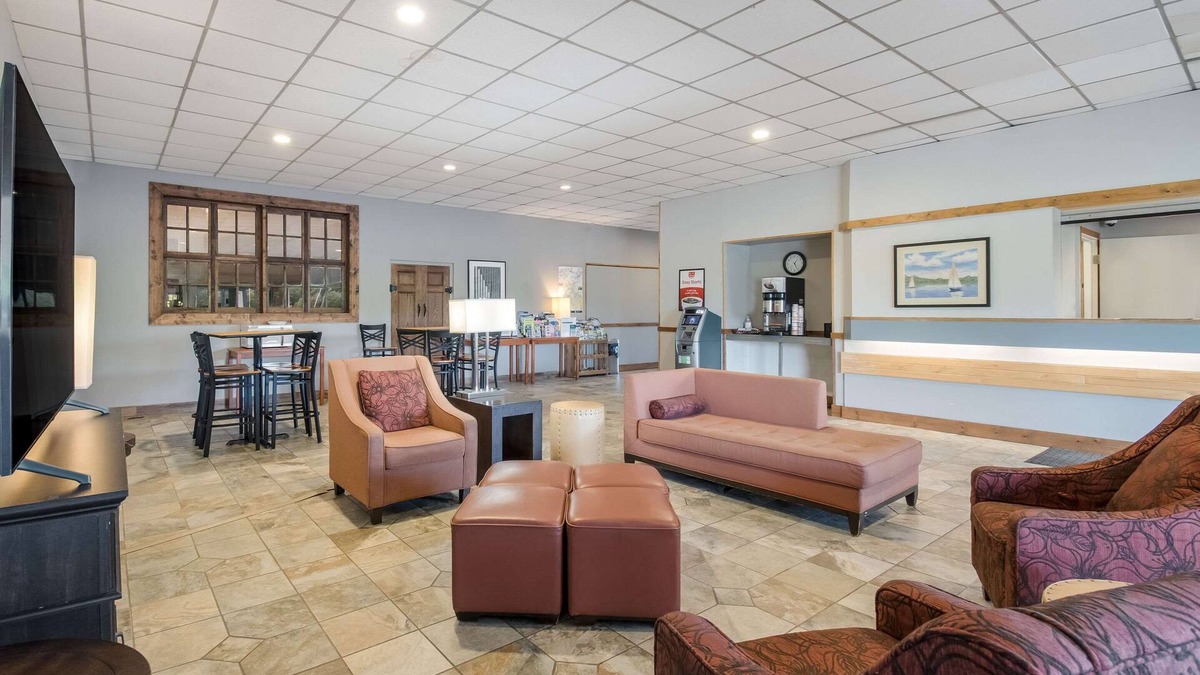 Hurley Hotel | Clarion Inn